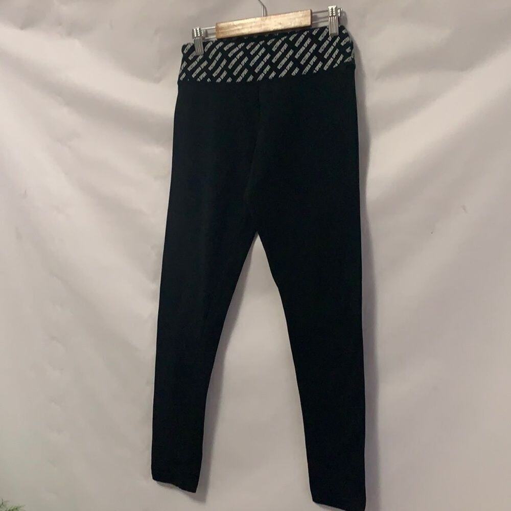 VICTORIA SPORTS BLACK LEGGINGS SIZE S/P‎